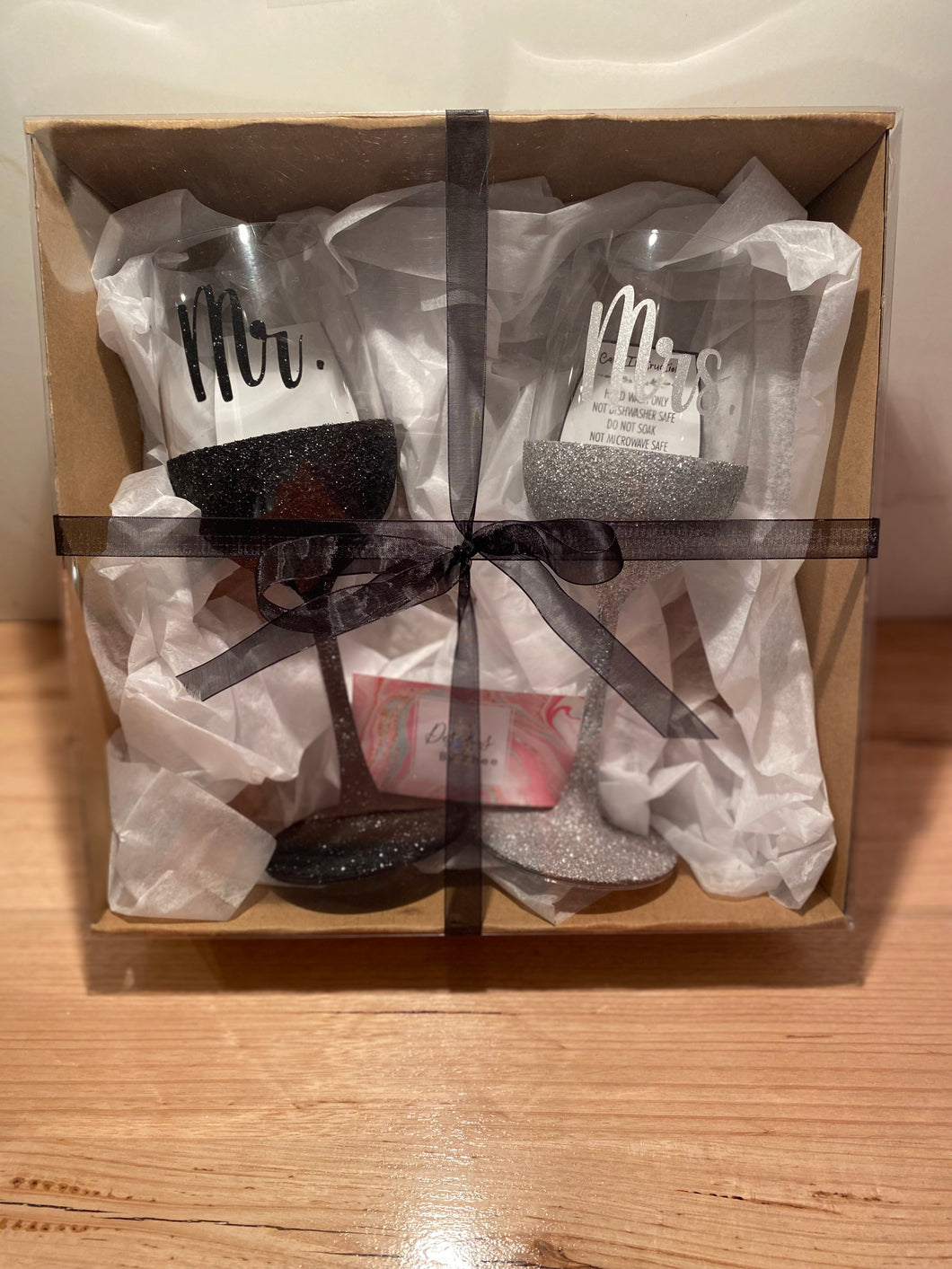 Mr & Mrs Wine glass gift pack